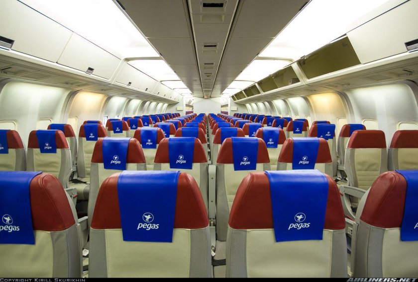 767 300 Azur Air салон