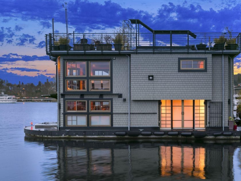 ЛСТК хаусбот