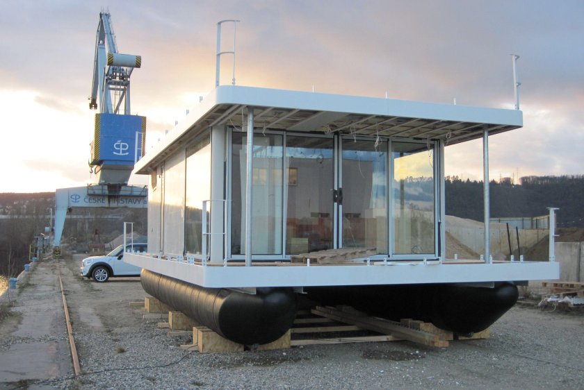 Понтоны для хаусбота