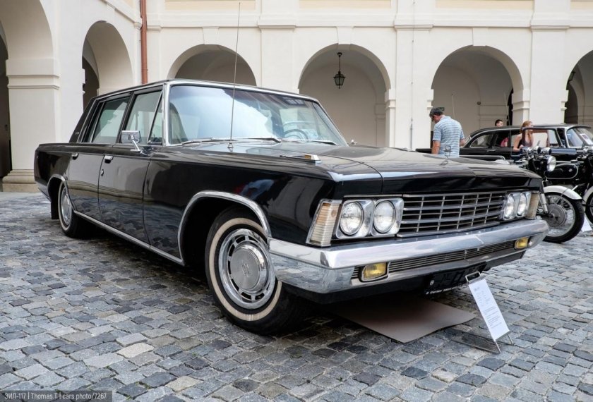 ЗИЛ-114 седан