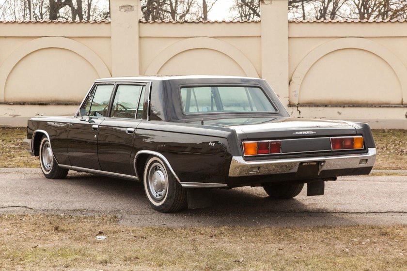 ЗИЛ-117 седан