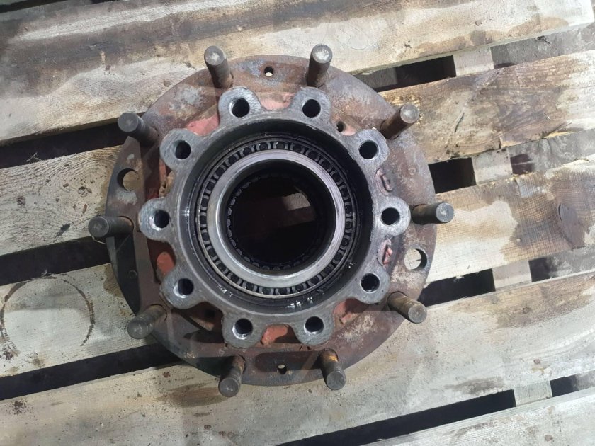 Гайка передней ступицы Даф 105