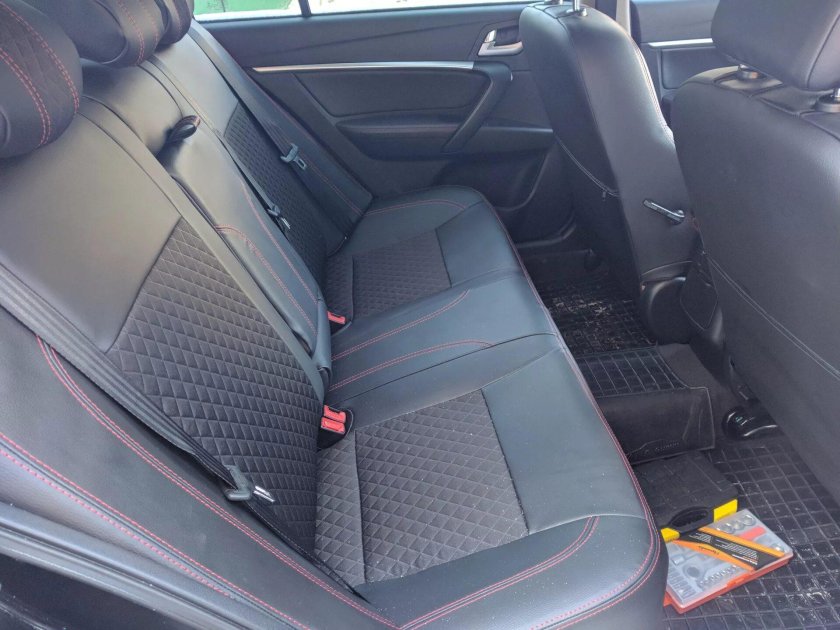 Чехлы Geely Emgrand ec7