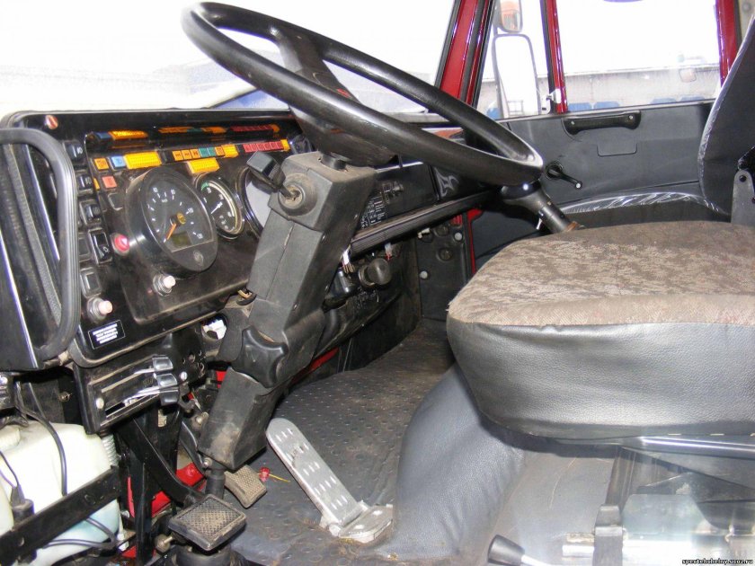 КАМАЗ 6520 кабина изнутри
