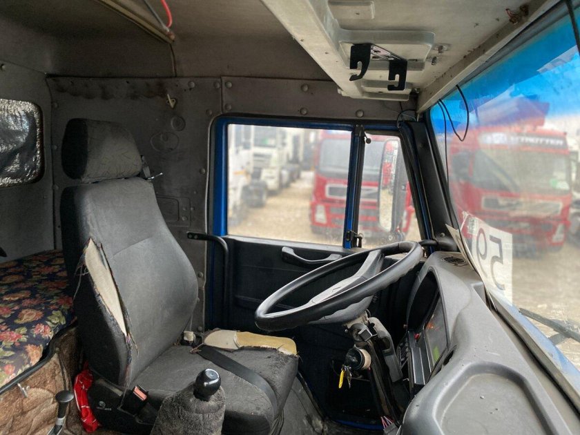 КАМАЗ 65117 салон кабины
