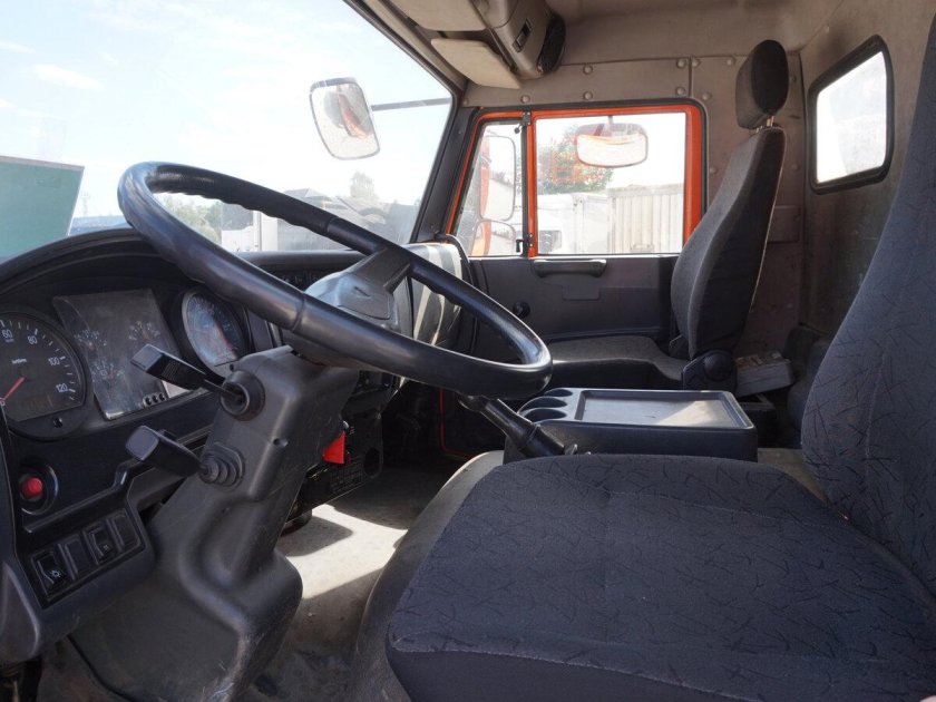 КАМАЗ 6520 салон кабины