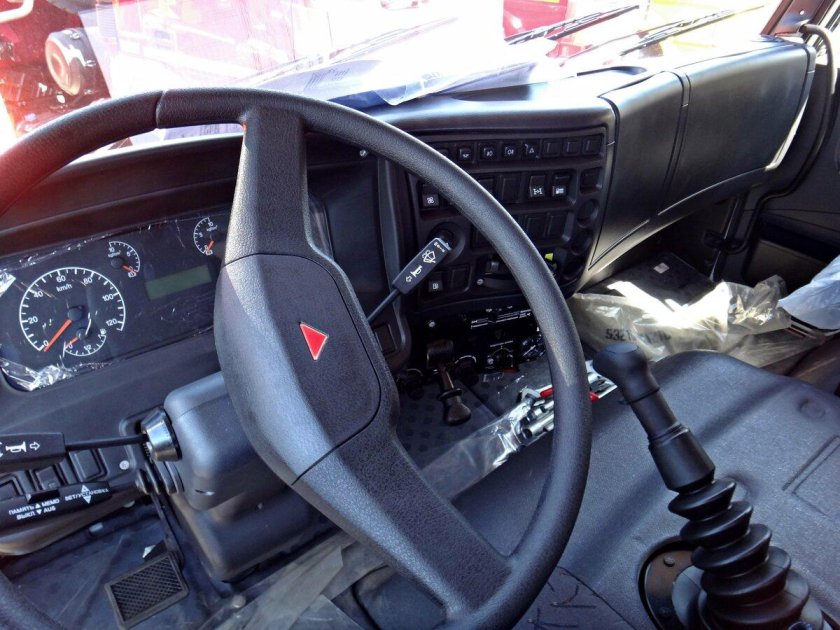 КАМАЗ 43118 салон