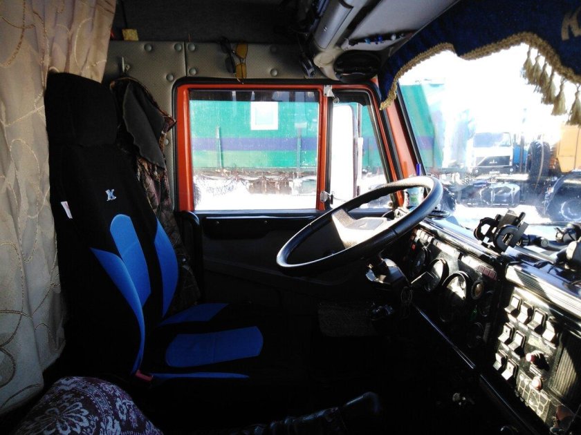 КАМАЗ 43118 салон