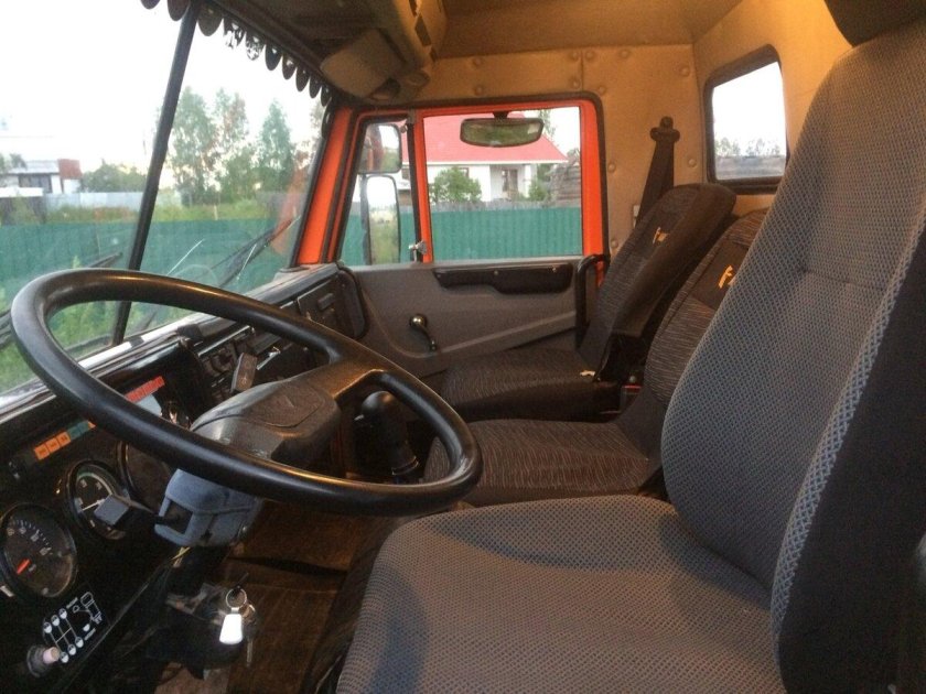 КАМАЗ 65115 самосвал салон новый