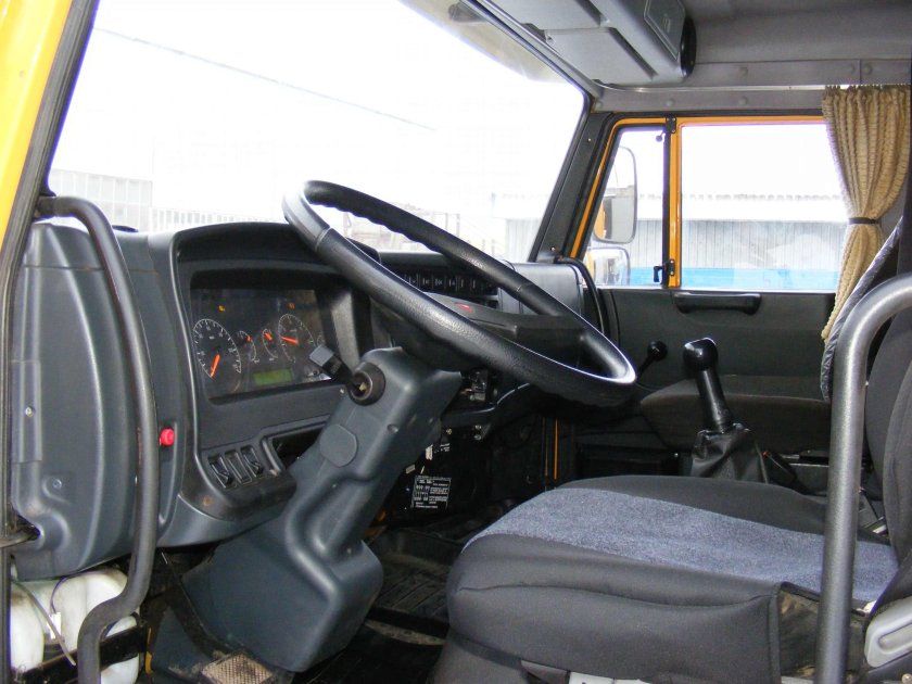 КАМАЗ 65115 самосвал салон новый