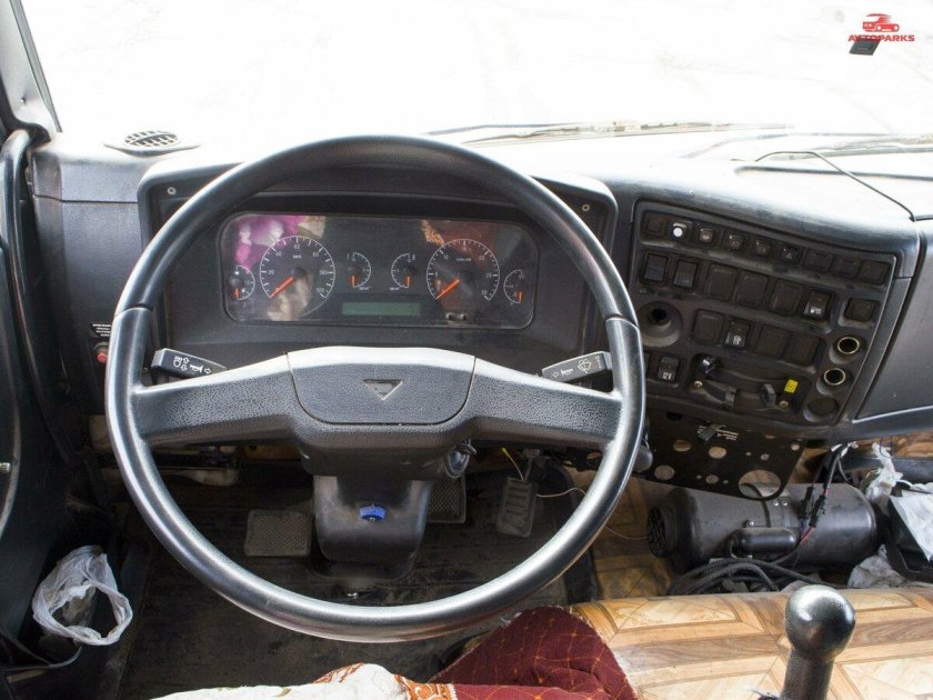 КАМАЗ 4308 салон кабины