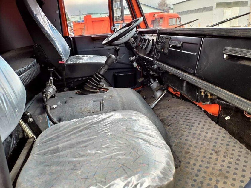 КАМАЗ 43118 салон