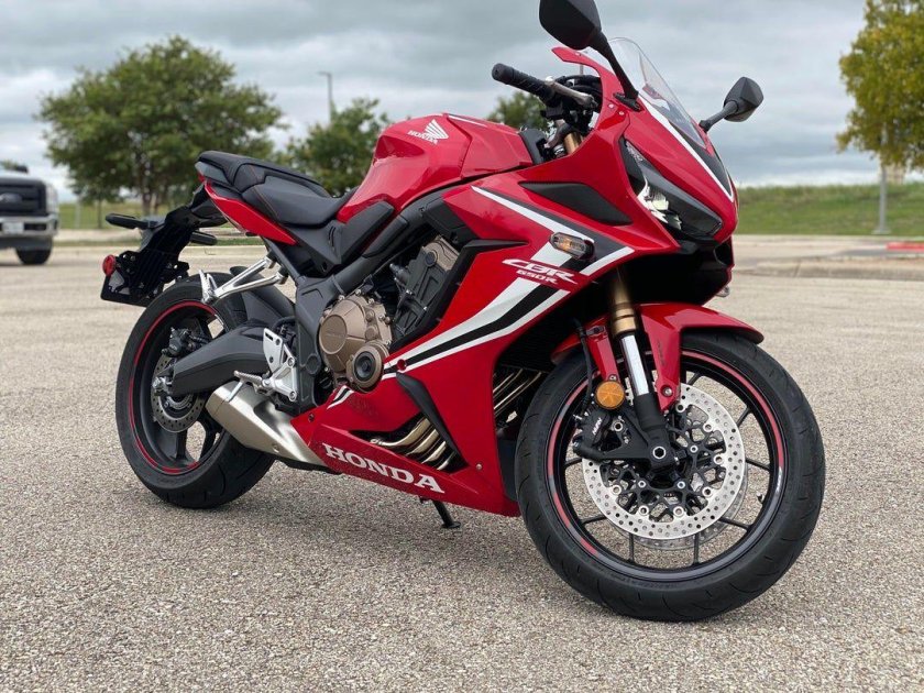 Мотоцикл Хонда 650 кубов 2018г