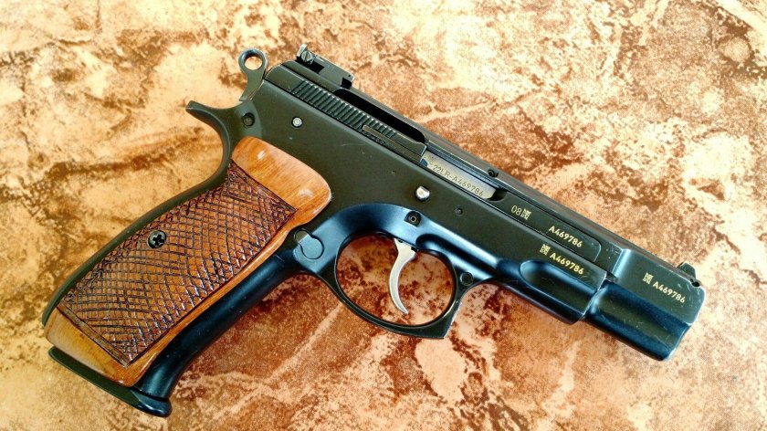 Пистолет cz 75 Kadet