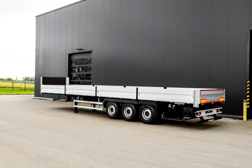 Полуприцеп бортовой Grunwald