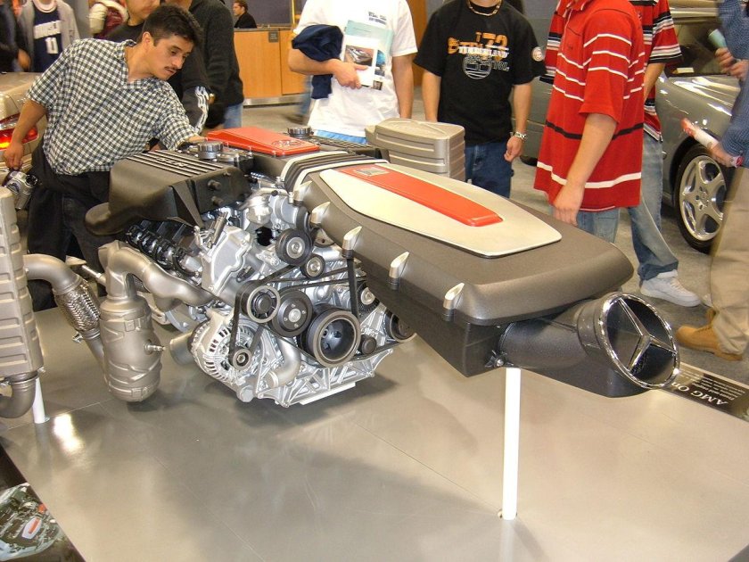 SLR MCLAREN двигатель