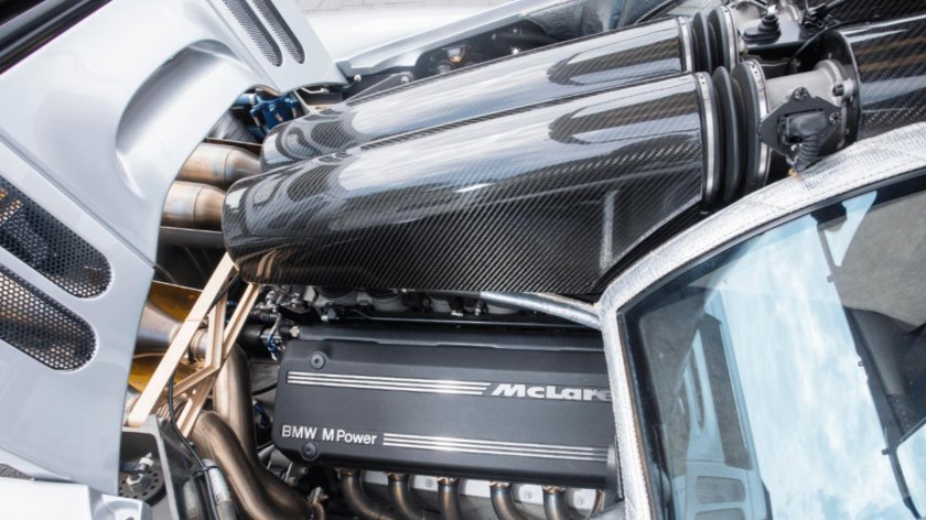 MCLAREN f1 моторный отсек