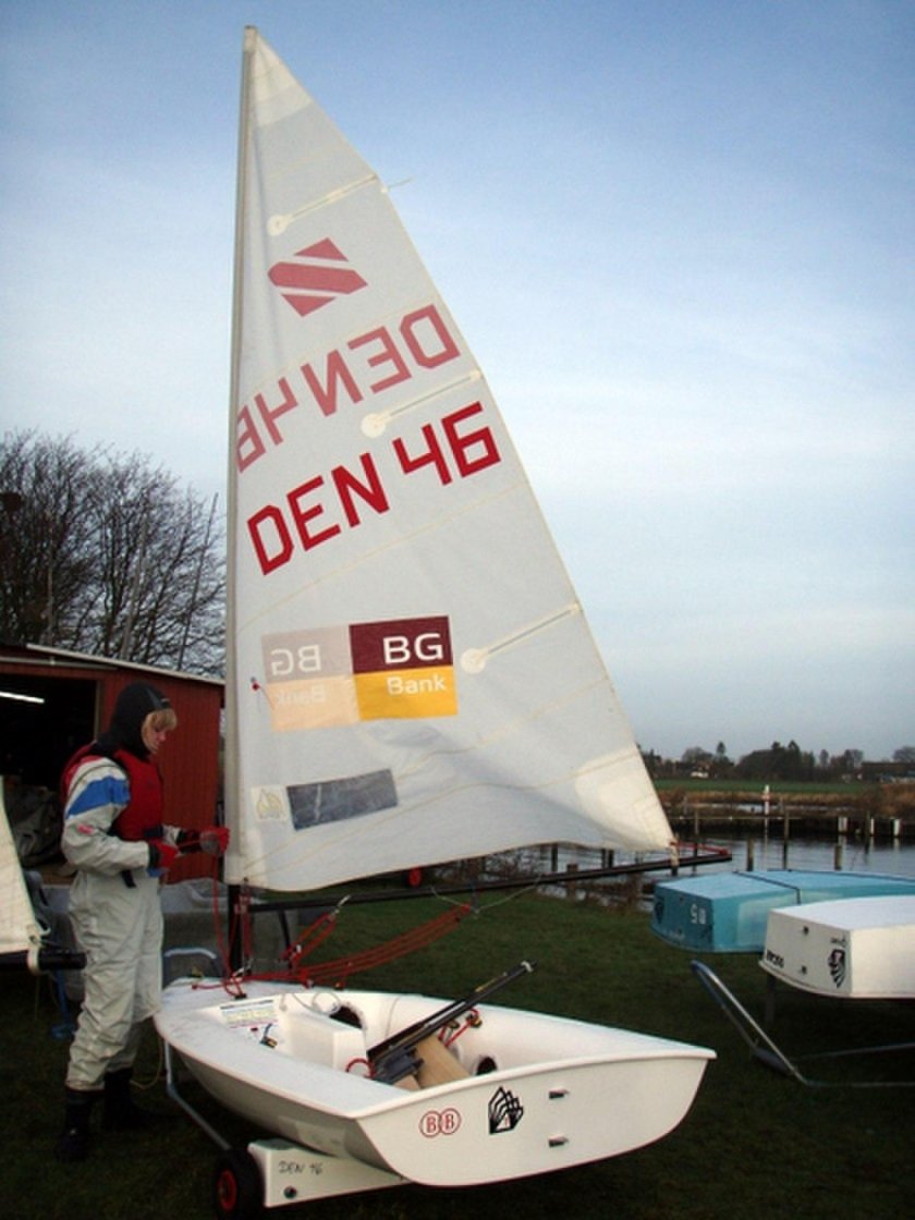 Зум 8 швертбот