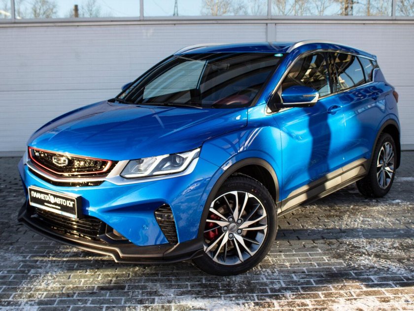 Geely Coolray синий