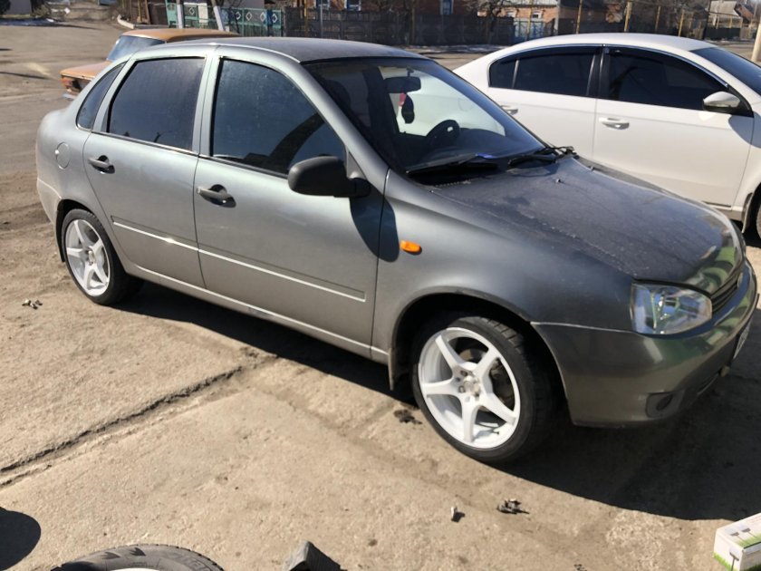 Лада Калина r16