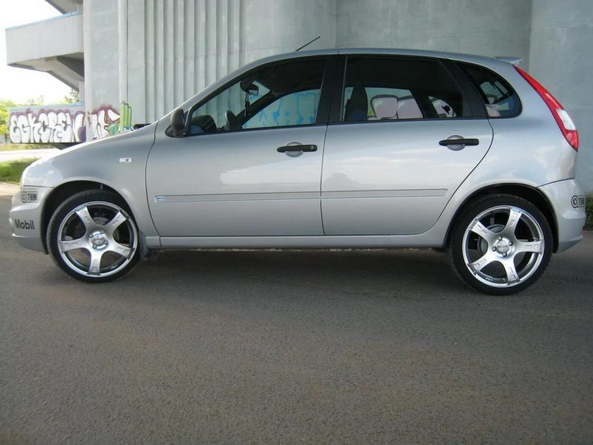 Лада Калина хэтчбек литые диски r15