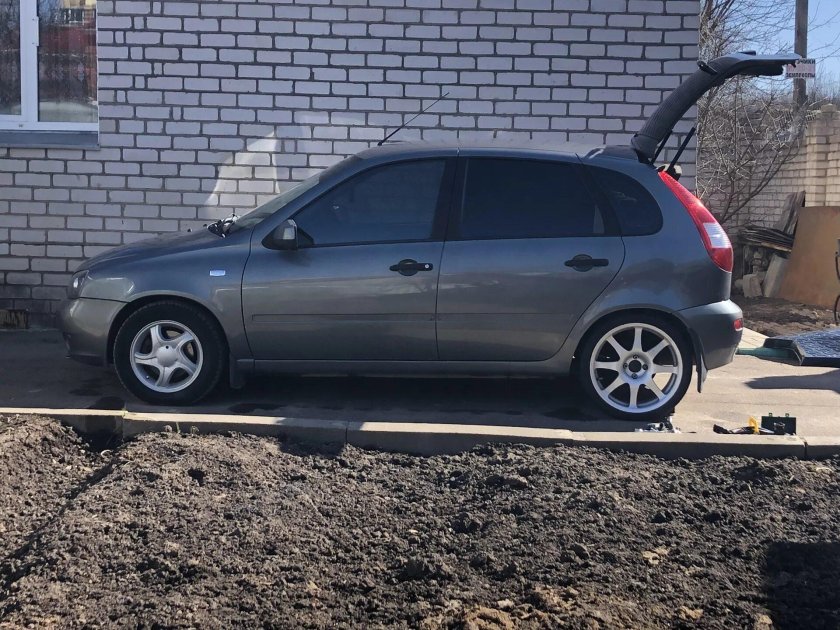 Лада Калина 1 хэтчбек на 16 дисках