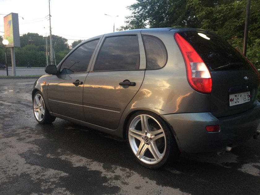 Лада Калина хэтчбек на 15 колесах