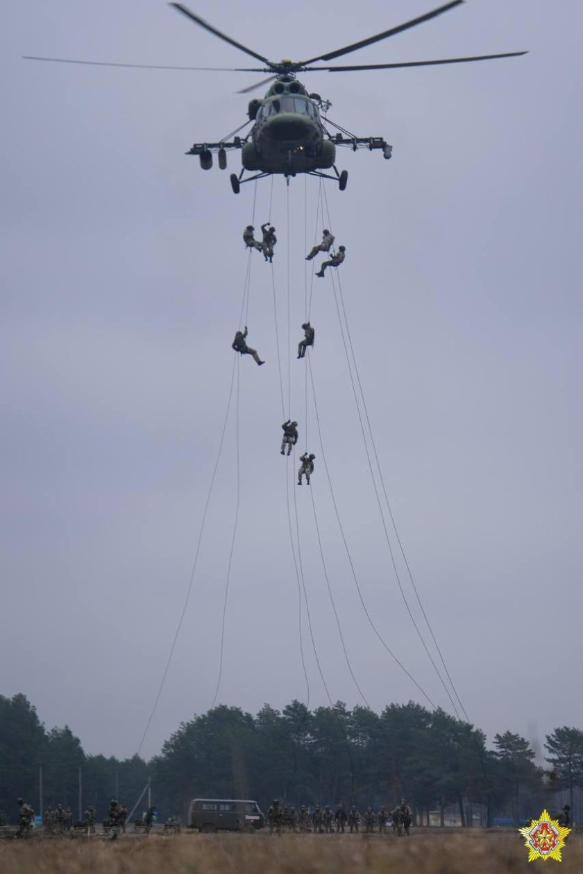 Вертолет десантников