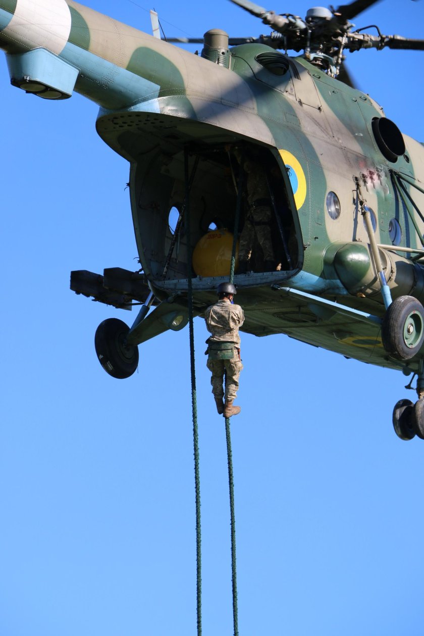 Десантирование с вертолета ми-8