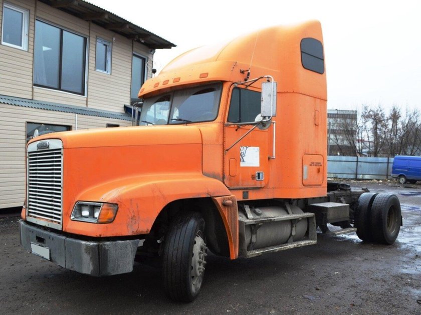 Тягач freightliner FLD