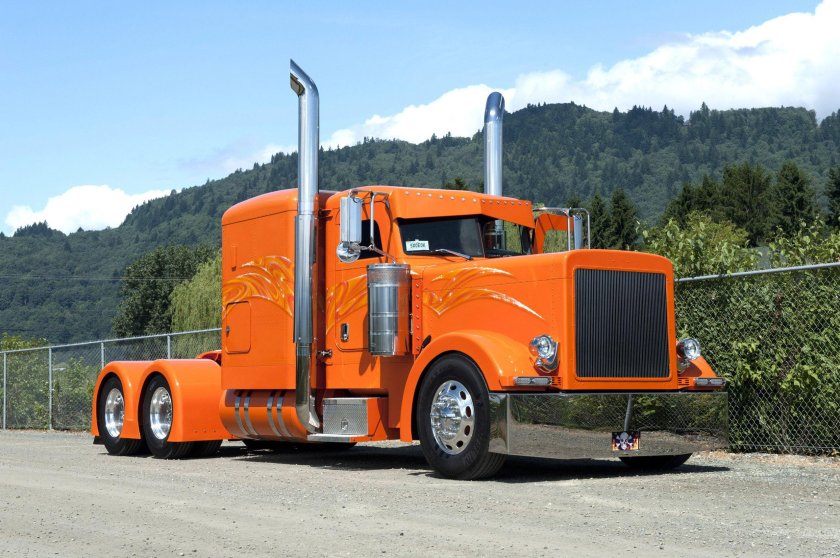 Тягач Peterbilt 379
