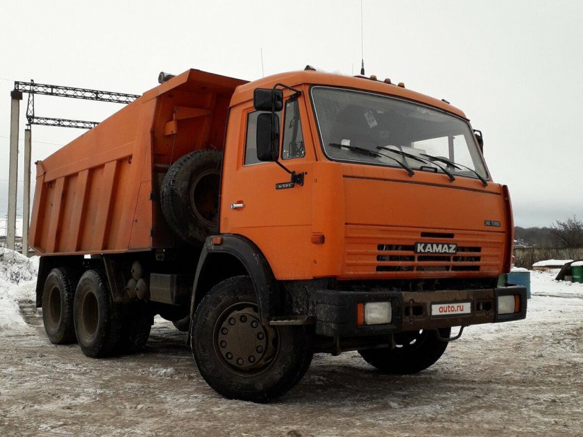 КАМАЗ оранжевый 65115 самосвал