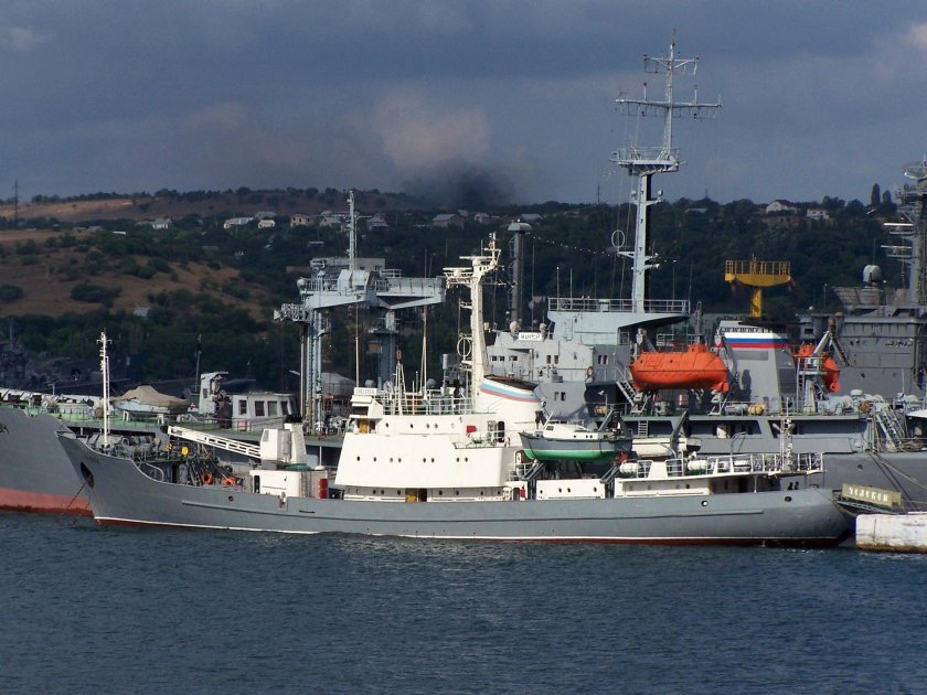 Гидрографическое судно Челекен