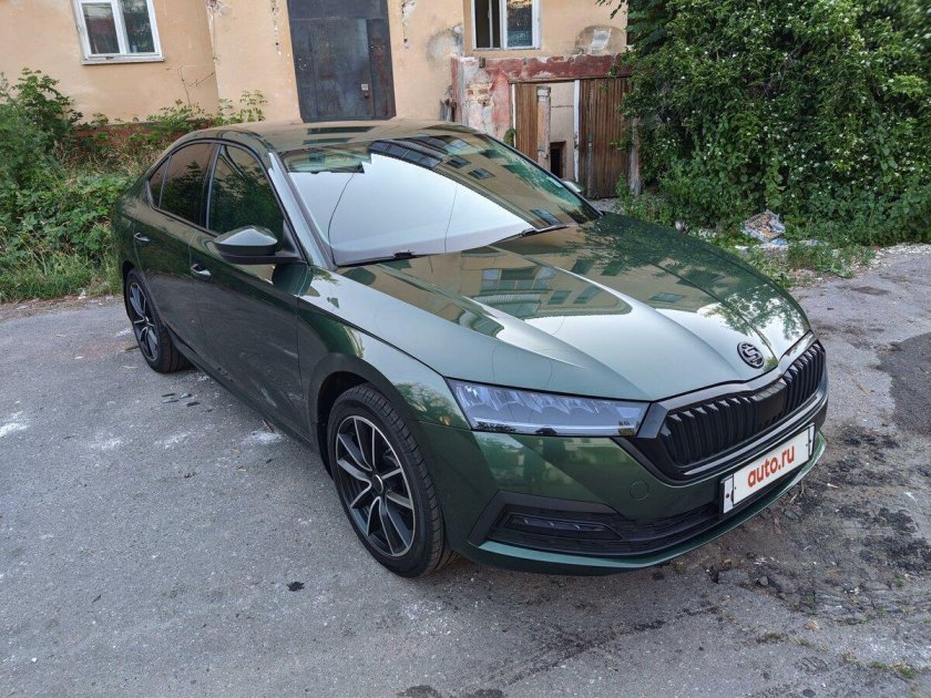 Шкода Октавия 2022 зеленая