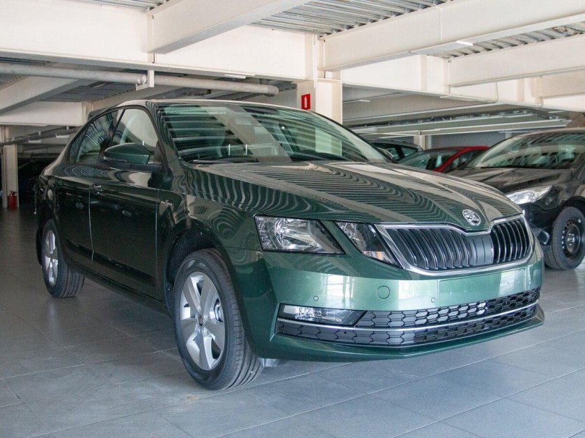 Skoda Octavia a7 зеленая