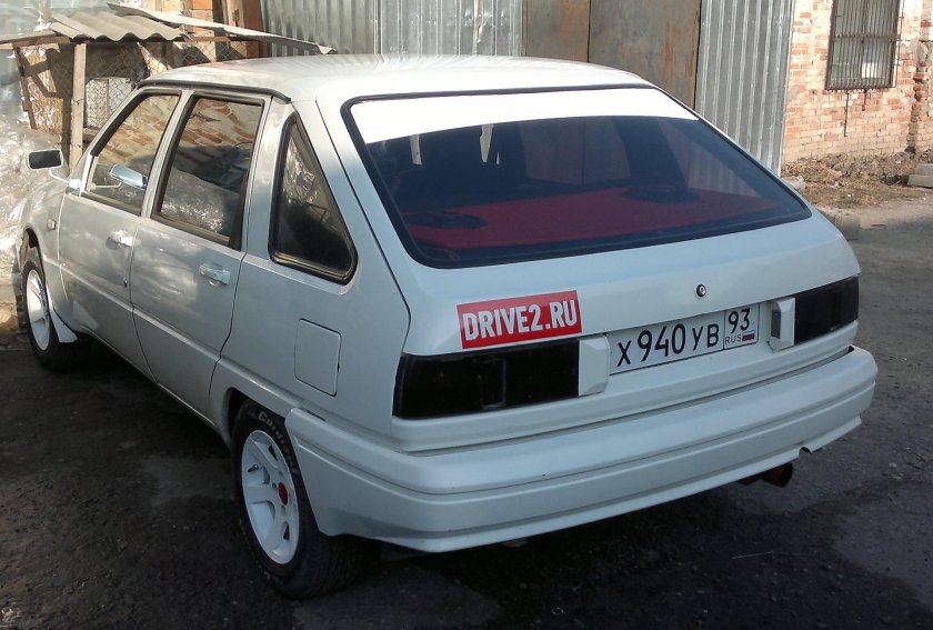 ИЖ Ода 2126 белая