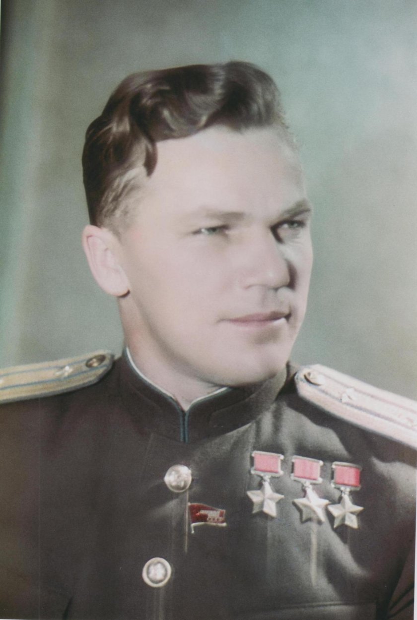 Ива́н Ники́тович Кожеду́б