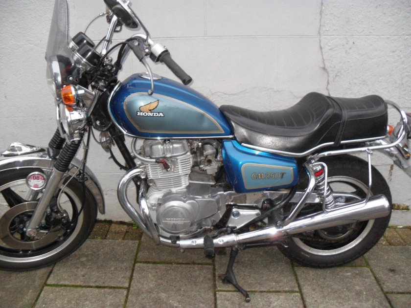 Honda cm250c