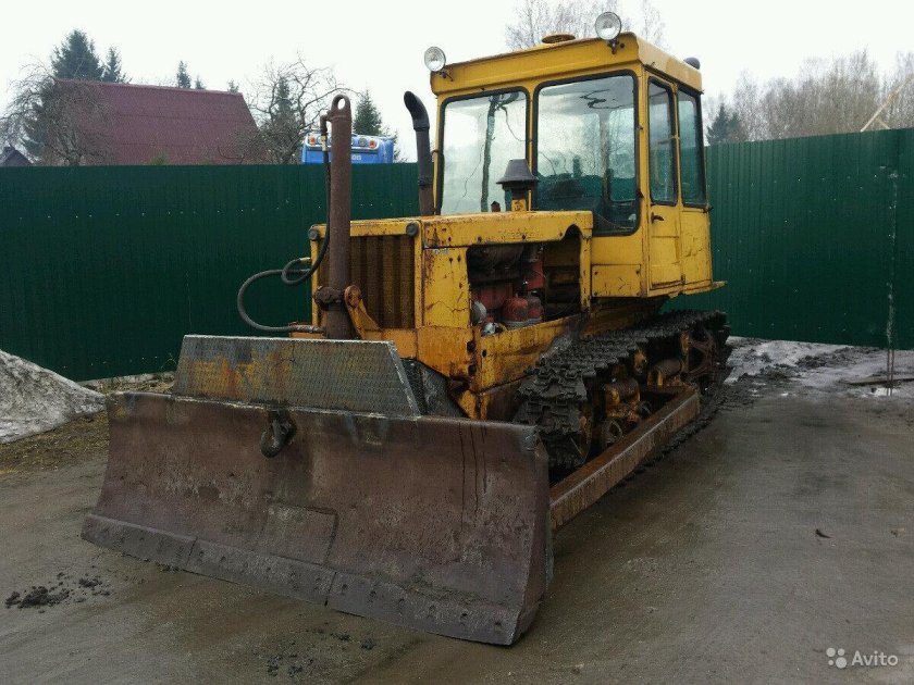 ДТ-75 бульдозер