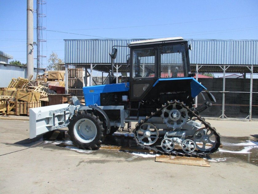 Гусеничный трактор МТЗ 80