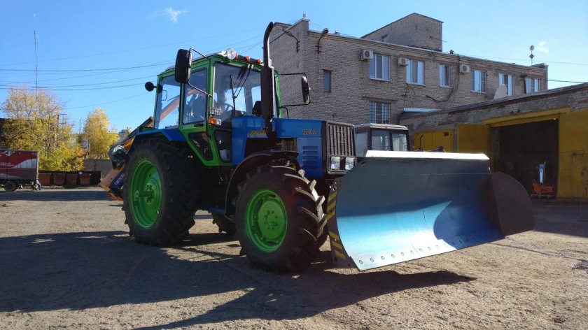 БП-2,5 - отвал гидроповоротный МТЗ-1221