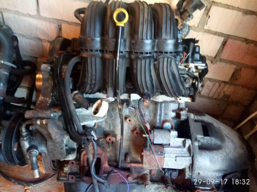 Двигатель Крайслер 2.4