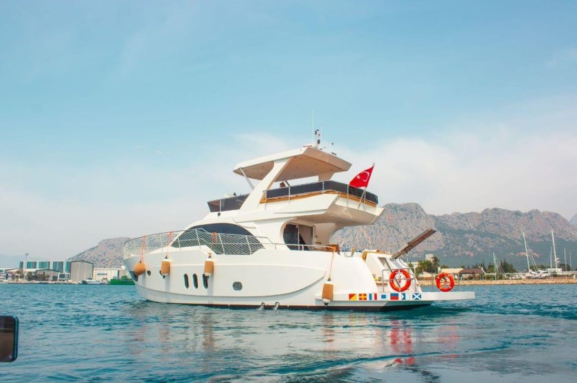 Яхта Анталия