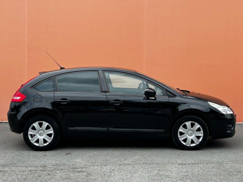 Ситроен черный