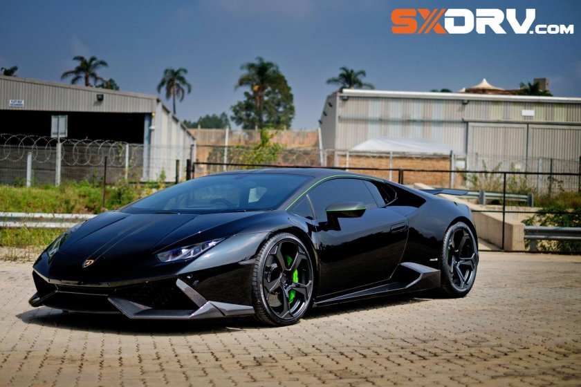 Ламборджини Хупакан чёрный