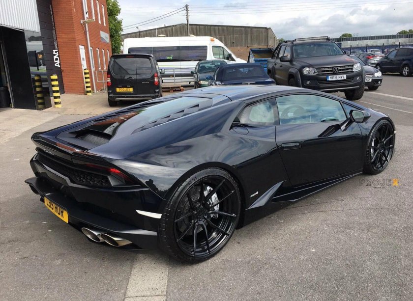 Ламборджини Хуракан черный