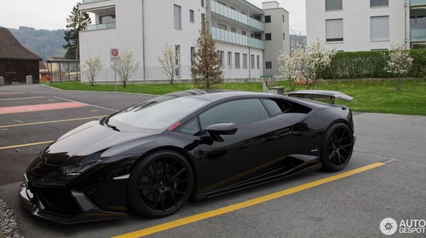 Ламборгини Хуракан черный