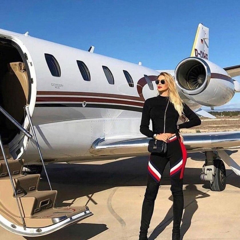 Частный самолет