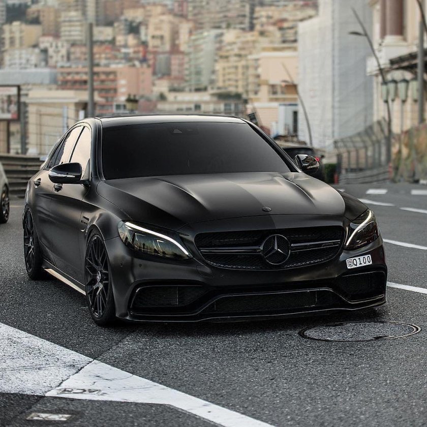 Мерседес-Бенц AMG 63 черный