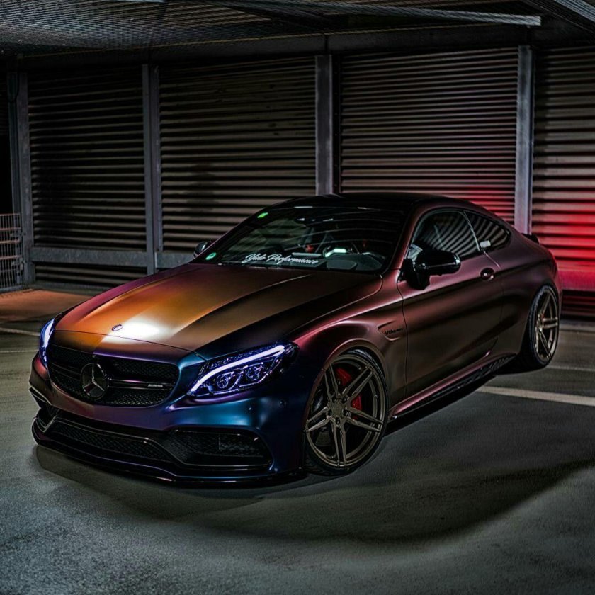 Мерседес-Бенц c63 AMG